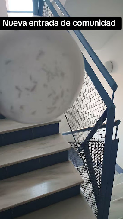 Dirección, horario, teléfono y opiniones de Limpieza, Mantenimiento y Pulidos Alfa en Roquetas de Mar