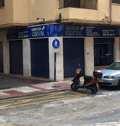 Dirección, horario, teléfono y opiniones de Limpiezas Cristal en Granada