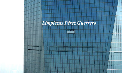 Dirección, horario, teléfono y opiniones de Perez Guerrero en Almería