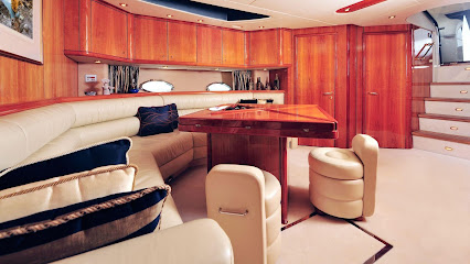 Dirección, horario, teléfono y opiniones de Coronet en Palma